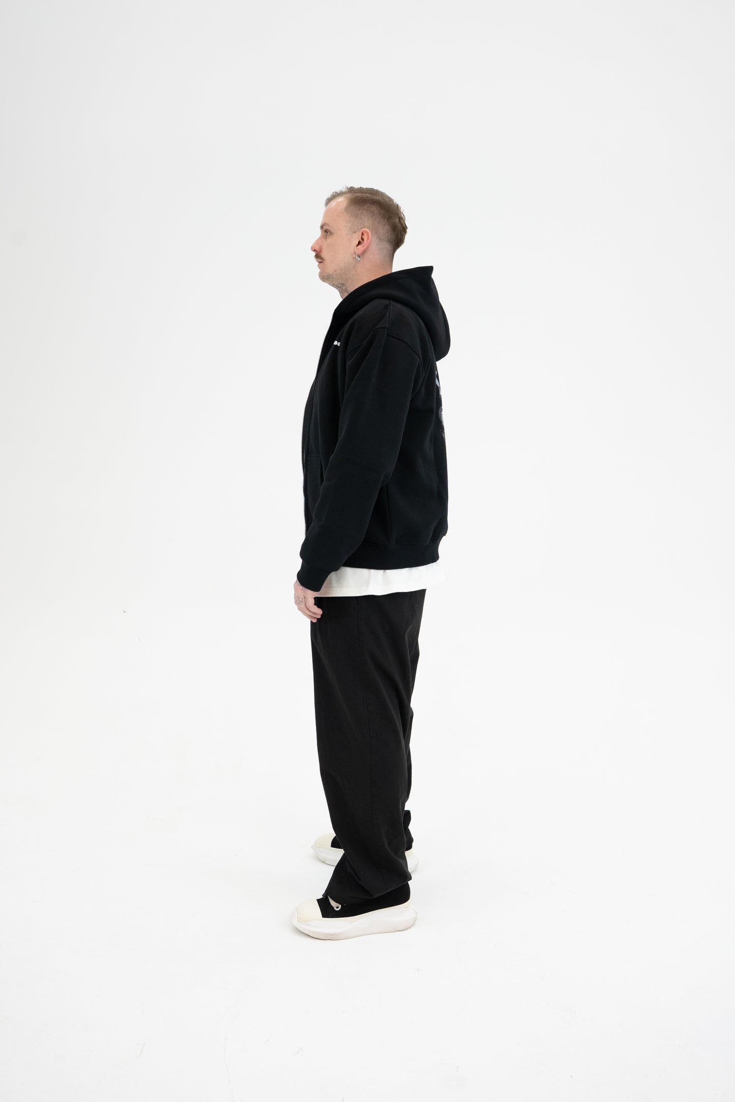 "THE CIRCLE" ZIP-HOODIE
